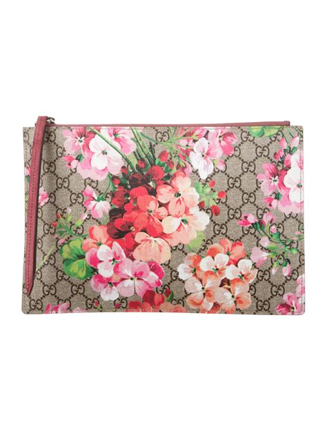 shopping bag gucci bloom|gucci bloom clutch bag.